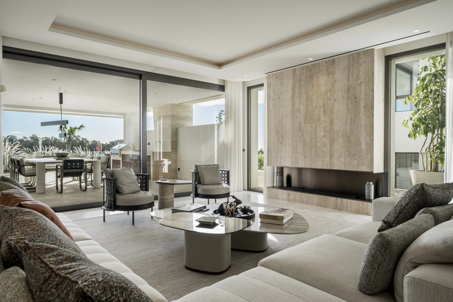 Marbella Golden Mile property and lifestyle