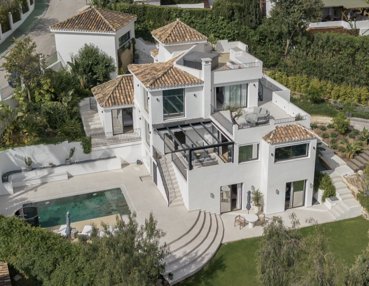 Villa Elara, photograph 1 of 16